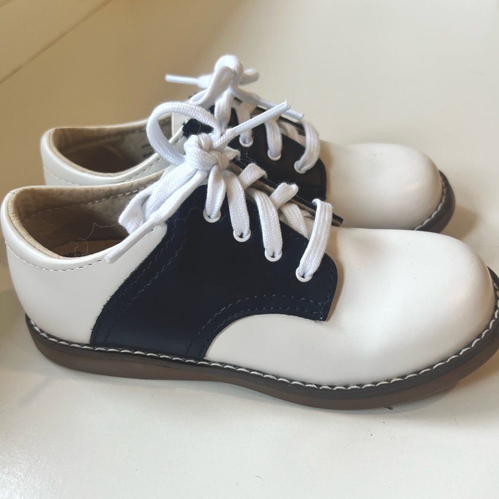 Footmates 10C dress shoes - worn once